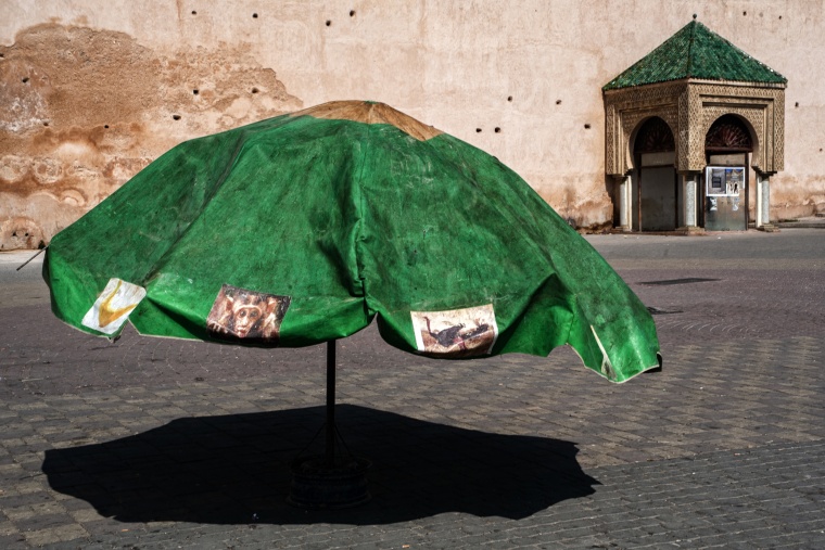 Marocco, MEKNÈS: Ma… perché non far tornare in auge i parasole?