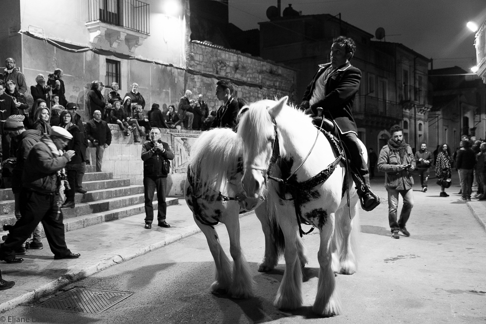 San Giuseppe festival, Scicli - In Scicli, Sicily, the traditional Saint Giuseppe festival one of the most important events of the year. It is held on March 19th, which is also father's day in Italy.
Half religious half paganist this festival is really worth being seen as one of the most intimate and authentic festivals for all horse lovers!